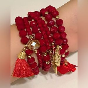 Red velvet toned bracelet set